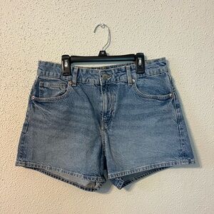 High waisted blue jean shorts